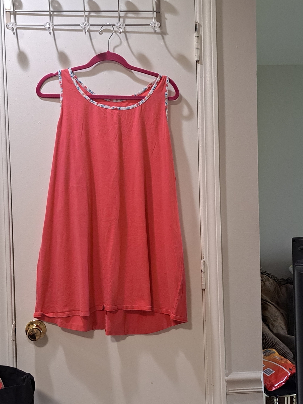 Coral Sleeveless Pj Set  with Floral Capri Bottoms EUC - Picture 4 of 10